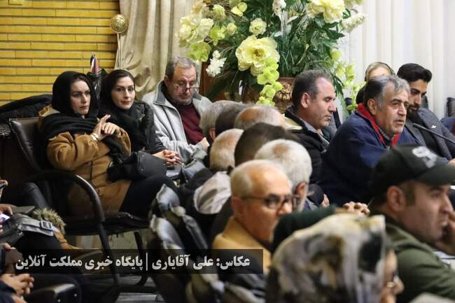نشست انجمن ادبی قرار پیرامون زندگی‌ و آثار شاعر معاصر ارومیه‌ای