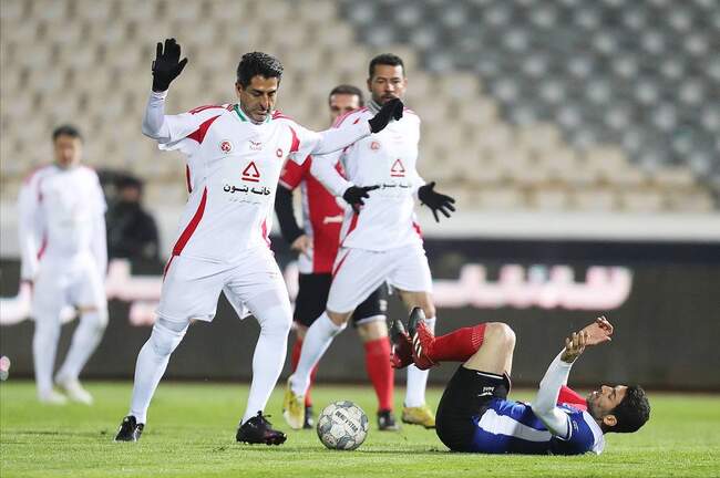 اولین بازی در ورزشگاه آزادی نونوار شده با دیدار دوستانه منتخب ۹۸ و سر