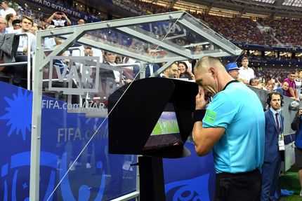 ۸ باشگاه لیگ برتری از جمله استقلال و پرسپولیس به VAR مجهز می‌شوند