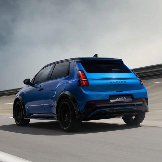 تعریف متفاوت از رانندگی خودروهای الکتریکی با هاچ بک جذاب Alpine A290