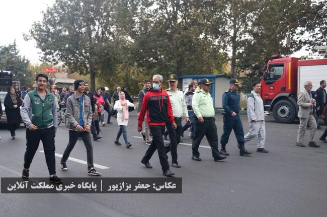 در یک هوای پاییزی، همایش پیاده‌روی خانوادگی در ارومیه برگزار شد
