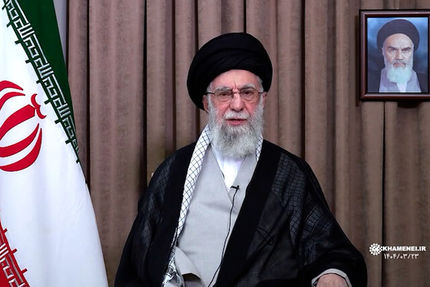 رهبری: تبریک به ملّت ایران / رژیم صهیونی در زیر ضربات جمهوری اسلامی تقریباً از پا درآمد و لِه شد