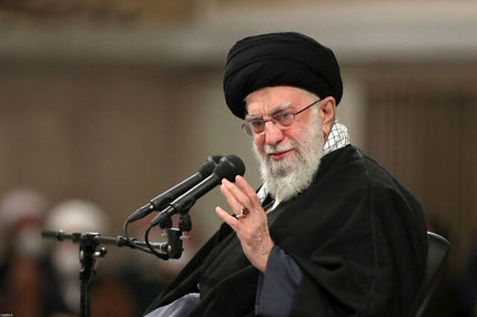 برگزاری مراسم حماسی چهلم شهدای جنگ تحمیلی اخیر با حضور حضرت آیت الله خامنه‌ای