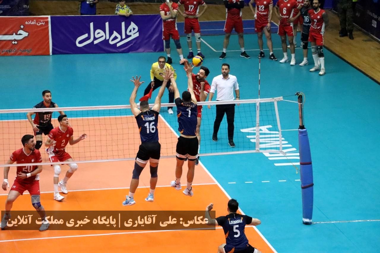 پایان نیم فصل نخست لیگ برتر والیبال با شکست صدرنشین | تصاویر