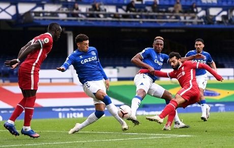 VAR لیورپول را در دربی کشت!