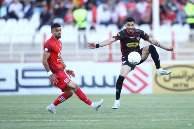 تصاویری از جنجال بزرگ تبریز / بازی پرسپولیس و تراکتور زیر کیلوها سنگ