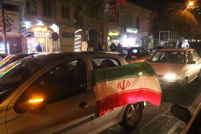 جشن و شادی ایرانیان در پی پیروزی تیم ملی در برابر ولز در جام جهانی قطر