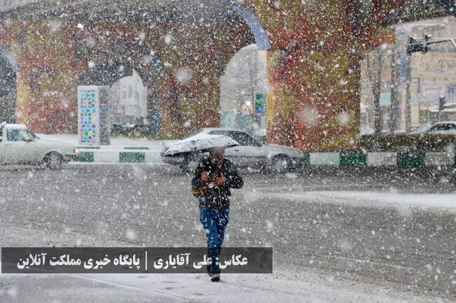 طراوت زمستانی ارومیه با اولین برف سال / تصاویر